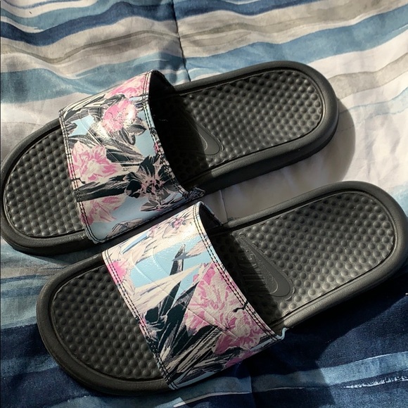 nike floral sandals